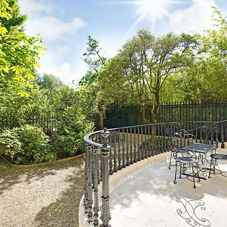 Ecrin Prive Au Parc Monceau