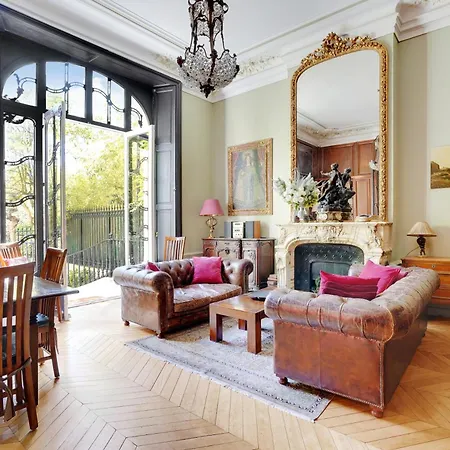 Ecrin Prive Au Parc Monceau * פריז