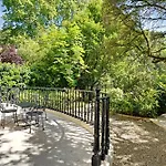 Ecrin Prive Au Parc Monceau * Paris
